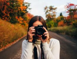 ژست عکاسی |چگونه در هنگام عکاسی ژست بگیریم؟