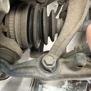 noticed-these-cracked-bushings-on-my-front-wheels-how-v0-nrrxvuphoiad1