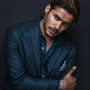 Elegant-Male-Portrait-Photography-Pose